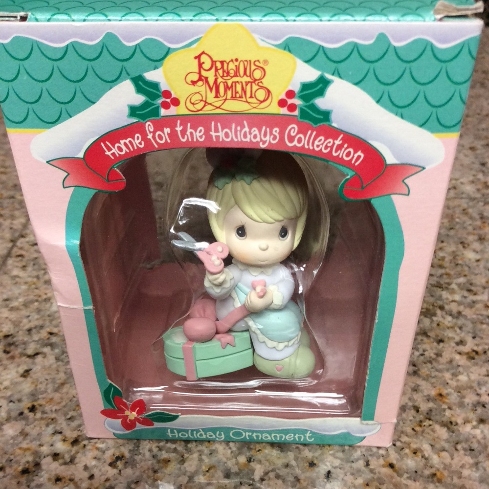 Precious Moments Holiday Ornament Home for the Holidays Collections